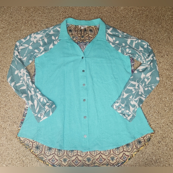 Umgee Teal Green Mixed Printed Back Blouse Size Medium - Picture 3 of 9